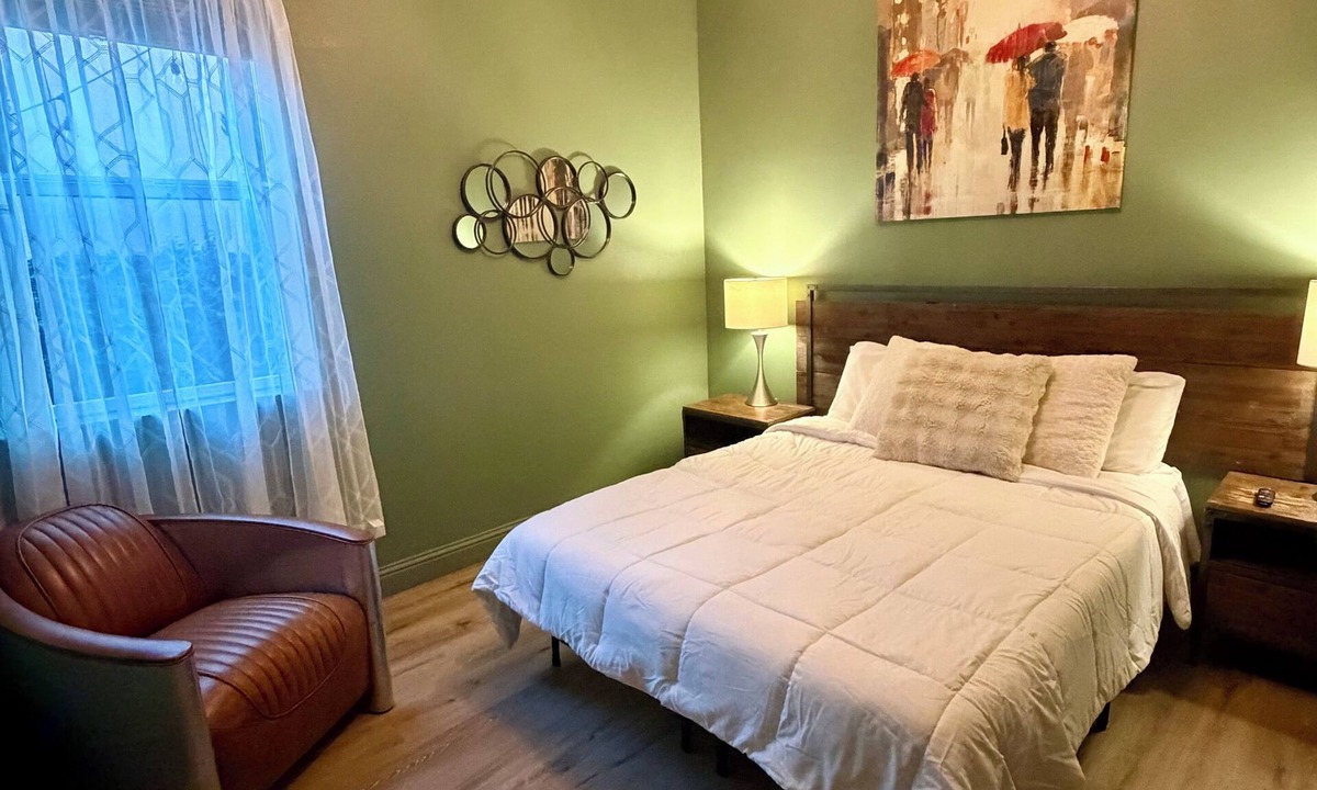 Clovis Apartment | Suite #1 Full Private Apartment - Newly Renovated