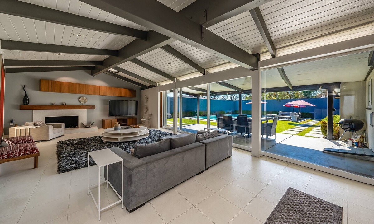 Hanford House | Summer Oasis w/Pool and Hot Tub!