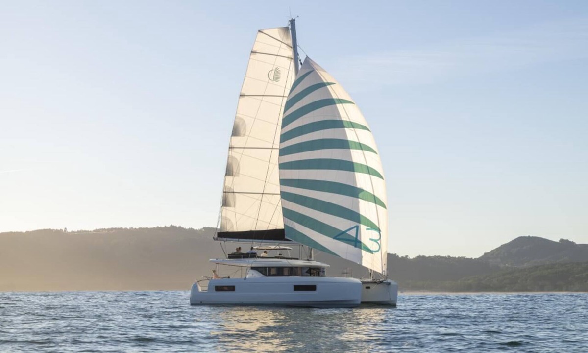 Bonifacio Boat Rental | Sun-Kissed Sailing Adventure in Bonifacio, Córcega