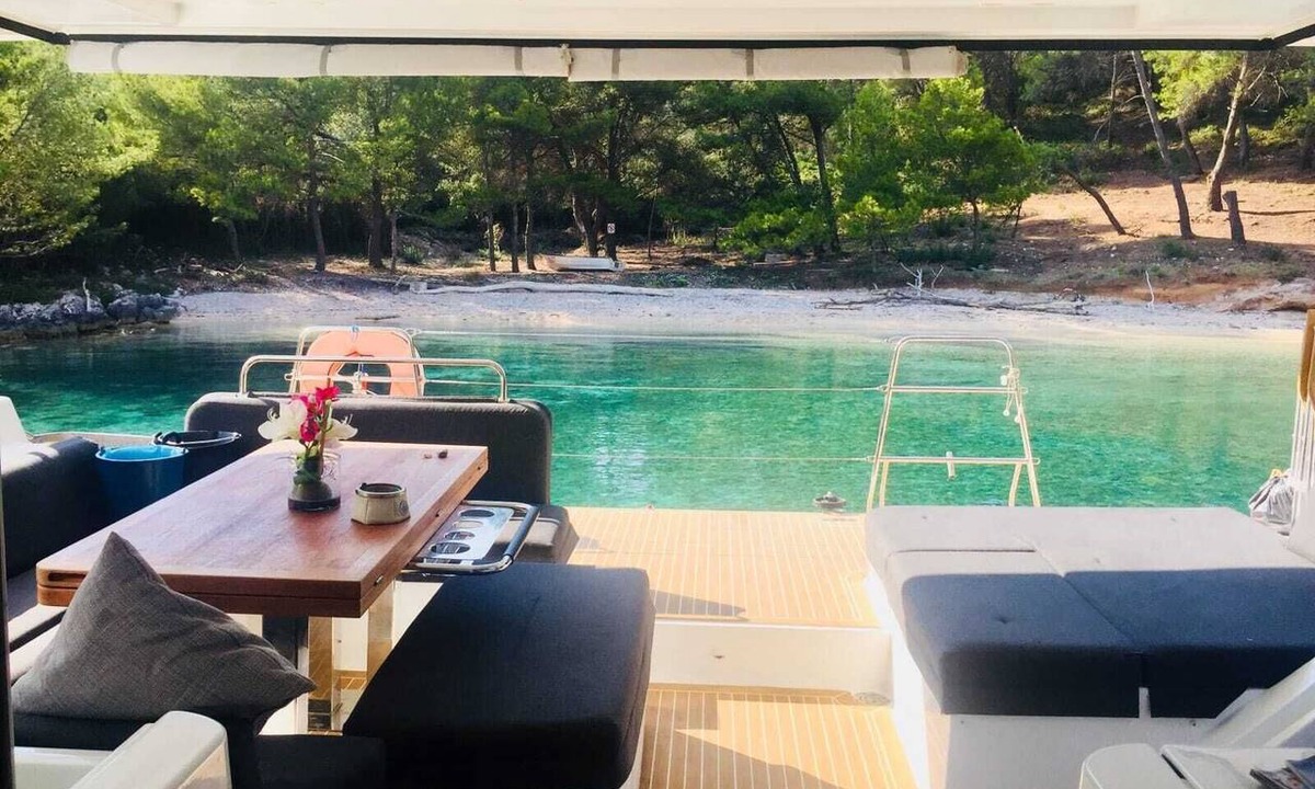 Ajaccio Boat Rental | Sun-Kissed Sailing Adventure in Córcega