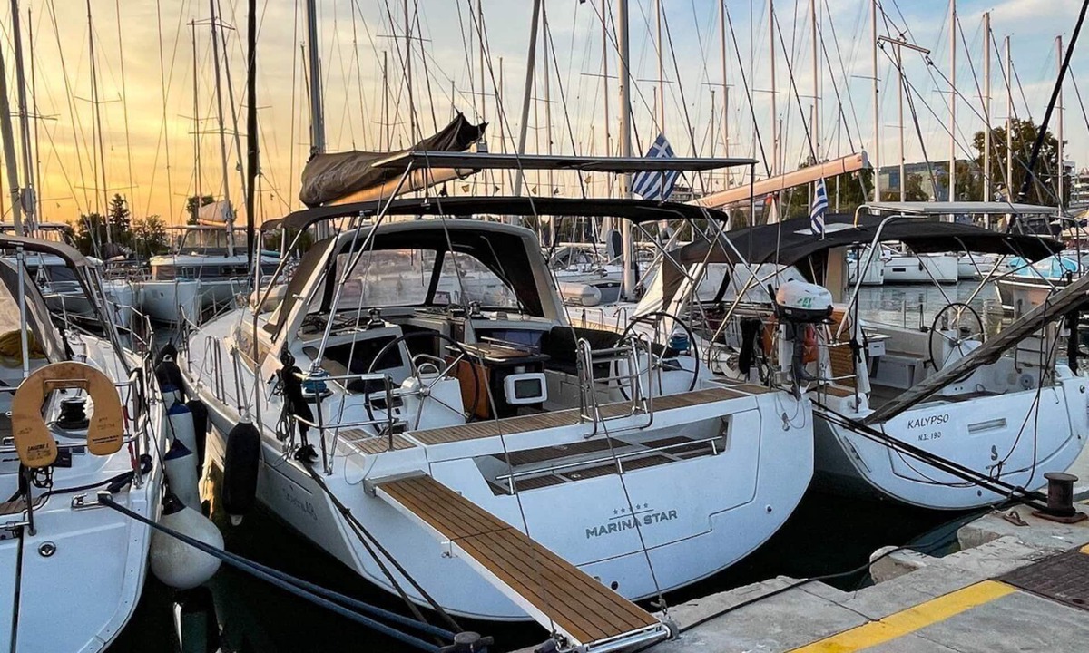 Alimos Boat Rental | Sun-Kissed Sailing Adventure in Islas Sarónicas