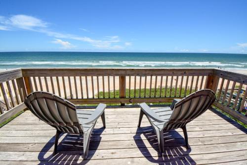 Surf City House | Sundance- Oceanfront 3BR cottage in Surf City, perfect for 10 guests!