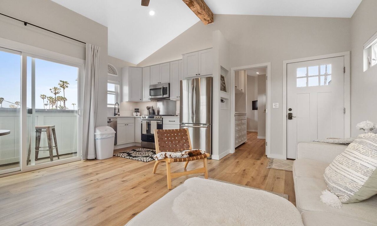 Sunset Cliffs Apartment | Sunset Cliffs Dream House - Patio, W/D, Steps to the Ocean!