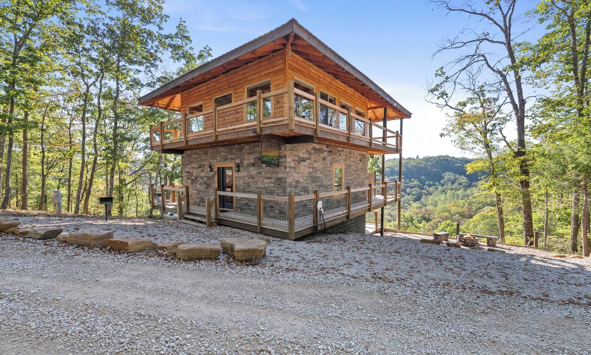 Frenchburg Cabin | Sunsets 4ever Cabin- 360 views 2-bedroom cabin with WiFi & Hot Tub