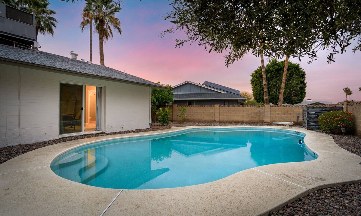 Tempe House | Sunshine Get-a-way in Tempe! We are close to Phoenix Airport and Spring Training