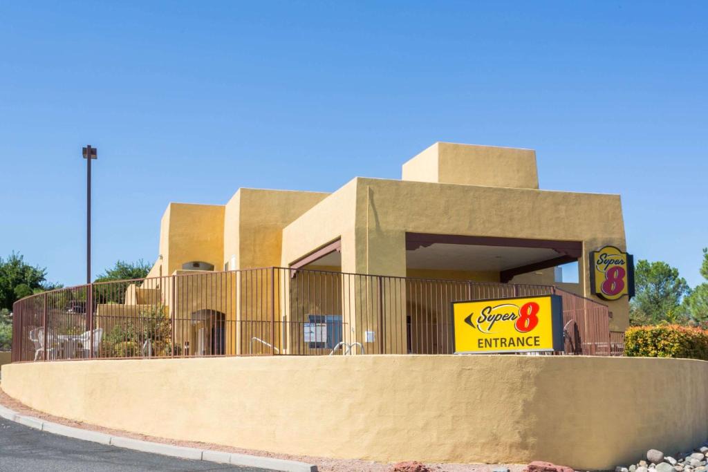 Cottonwood Hotel | Super 8 by Wyndham Cottonwood