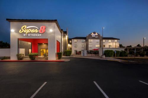 Mesa Hotel | Super 8 by Wyndham Mesa Gilbert