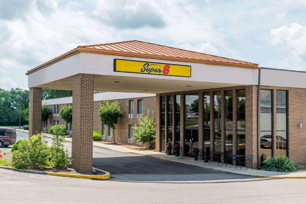Miamisburg Hotel | Super 8 by Wyndham Miamisburg Dayton S Area OH