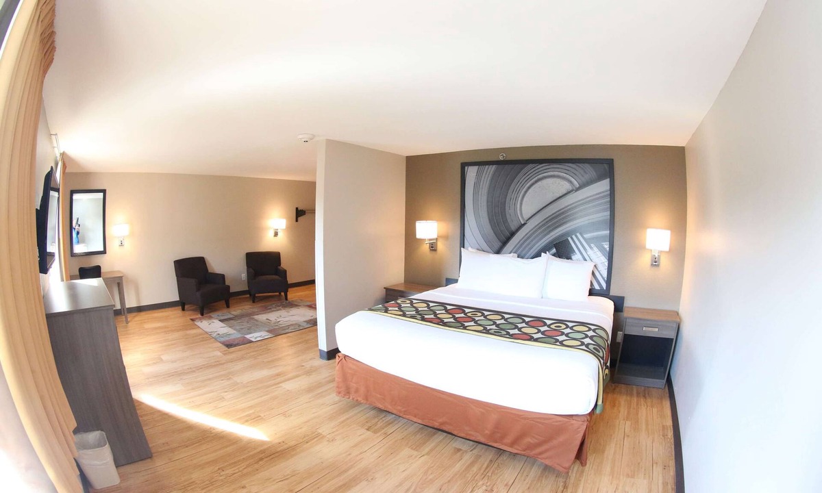 Portsmouth Hotel | Super 8 by Wyndham Portsmouth