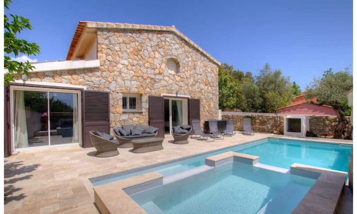 Porto-Vecchio Villa | Superb villa with heated pool - jacuzzi, close to the most beautiful beaches