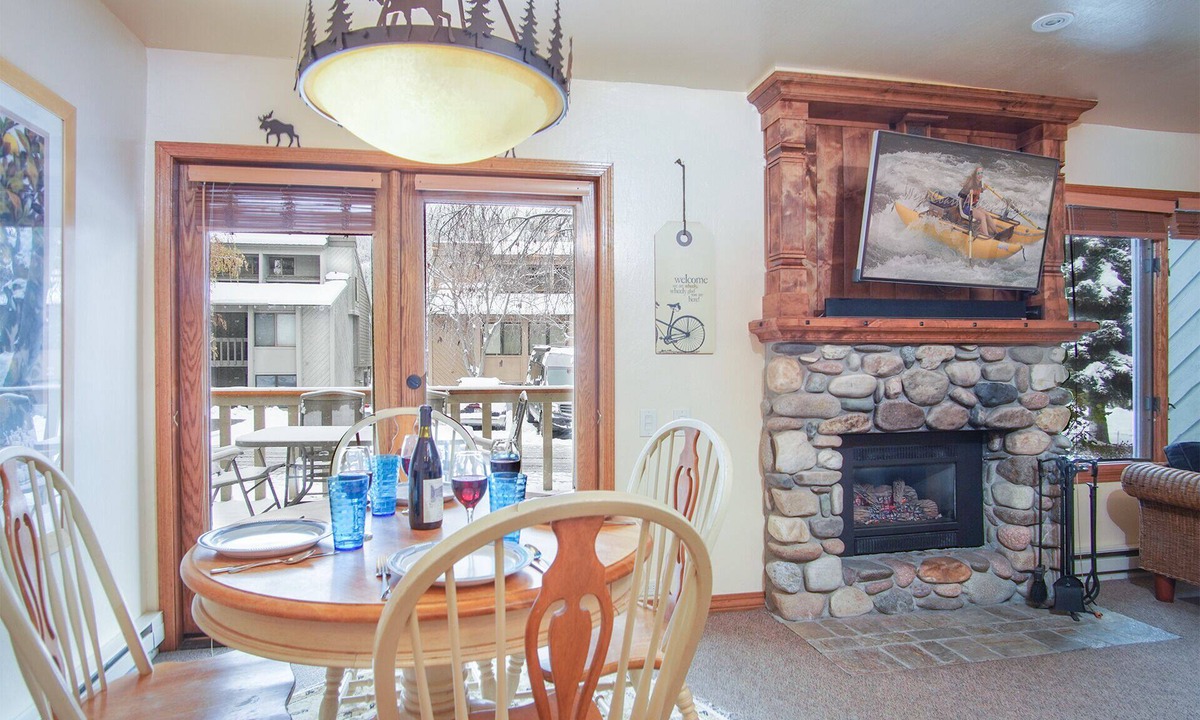 Ketchum Condo | SV101 - Walk to Lifts & Town - Hot Tub & Pool