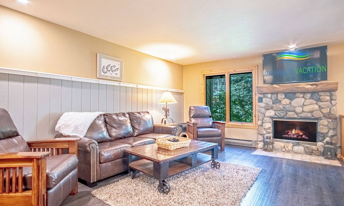 River Run Condo | SV113 - Walk to Lifts & Town - Hot Tub & Pool