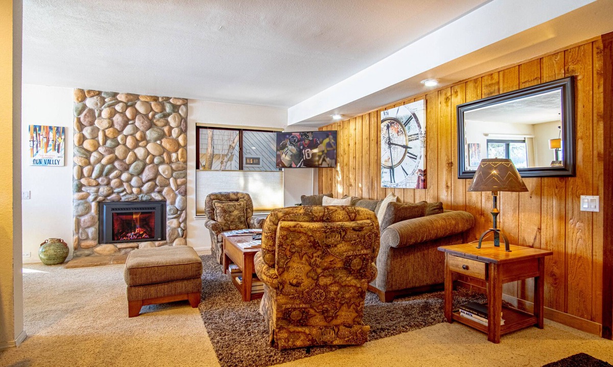 Ketchum Condo | SV137 - Walk to Lifts & Town - Hot Tub & Pool