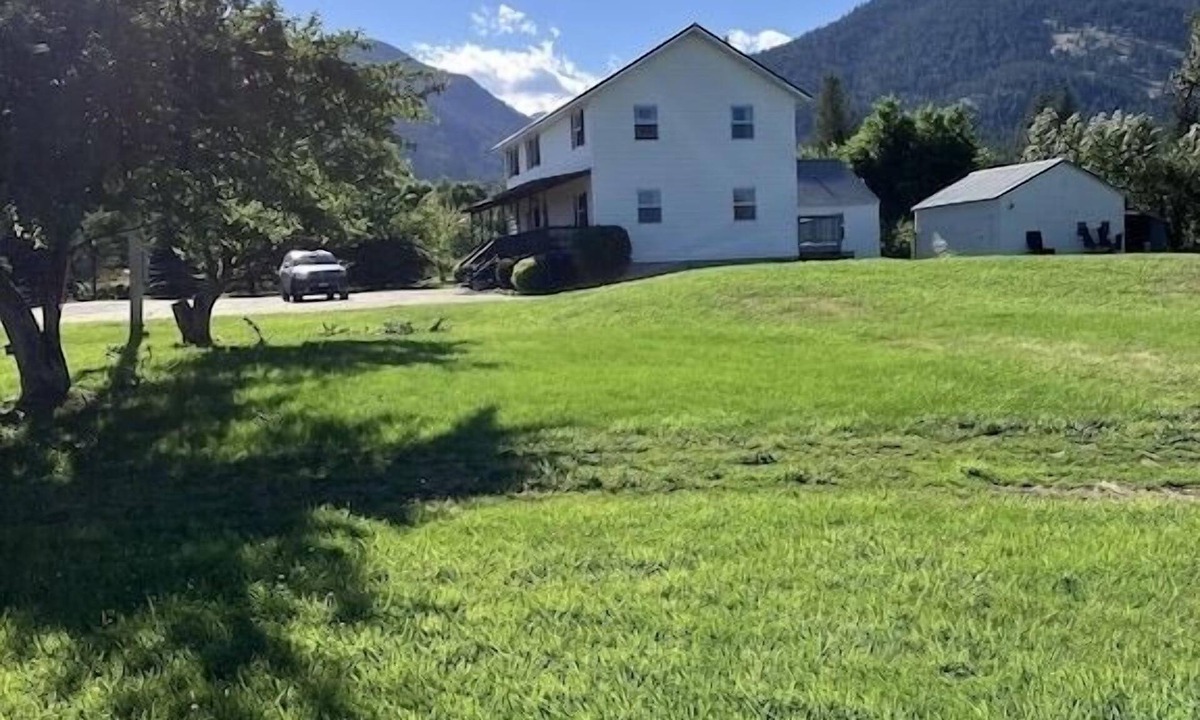 Florence House | Sweeney Creek Farmhouse Lodge