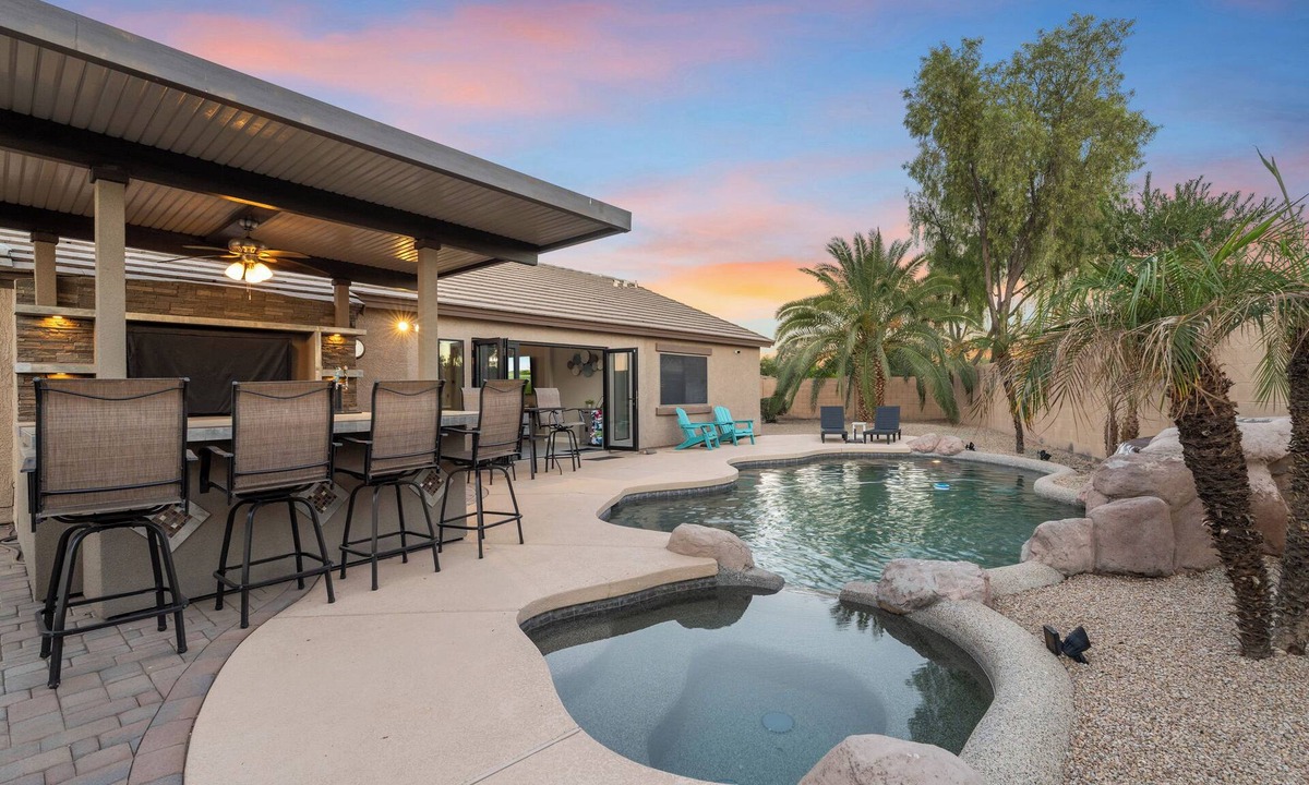 Surprise Farms House | Swim, Golf, Grill & Chill! Surprise Group Getaway
