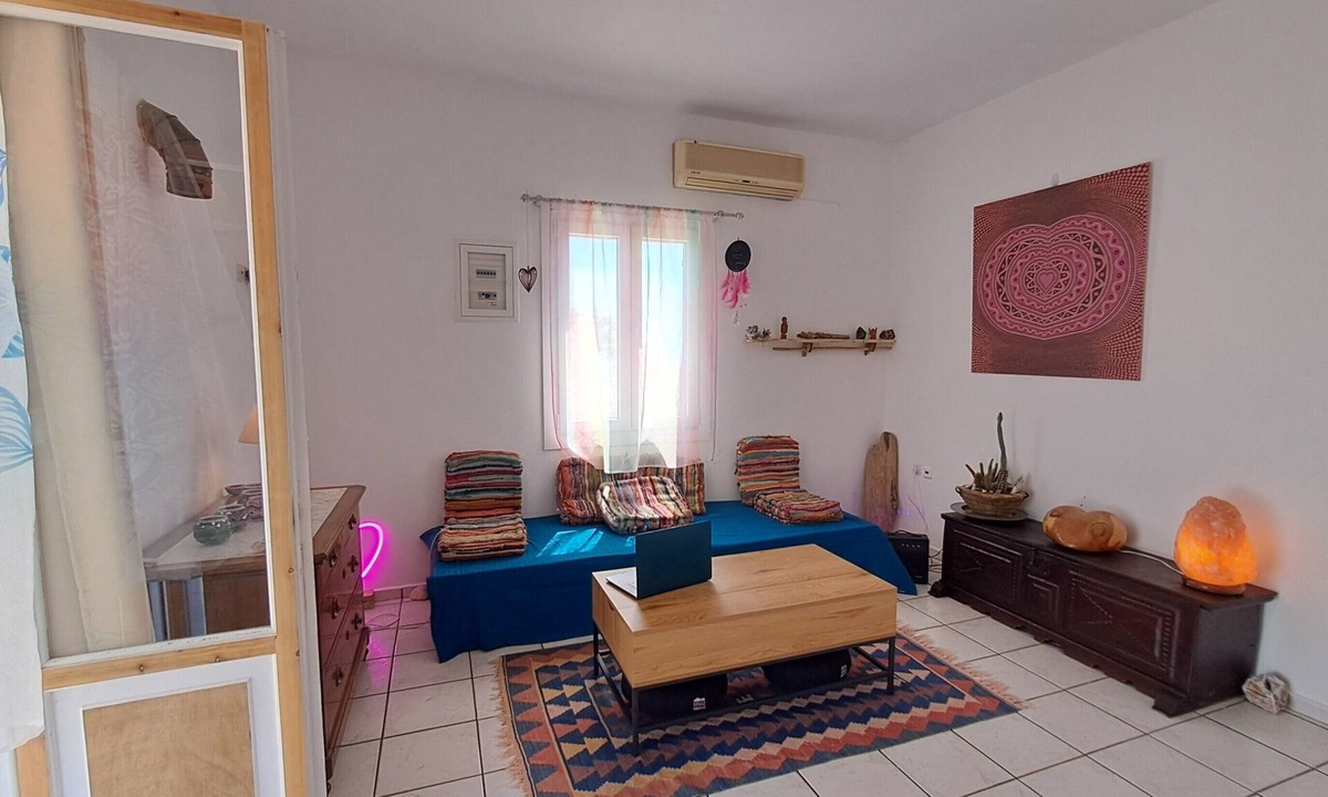 Megas Gialos House | Syros Mandala Studio-Love Apartment with Wi-Fi and Air Conditioning