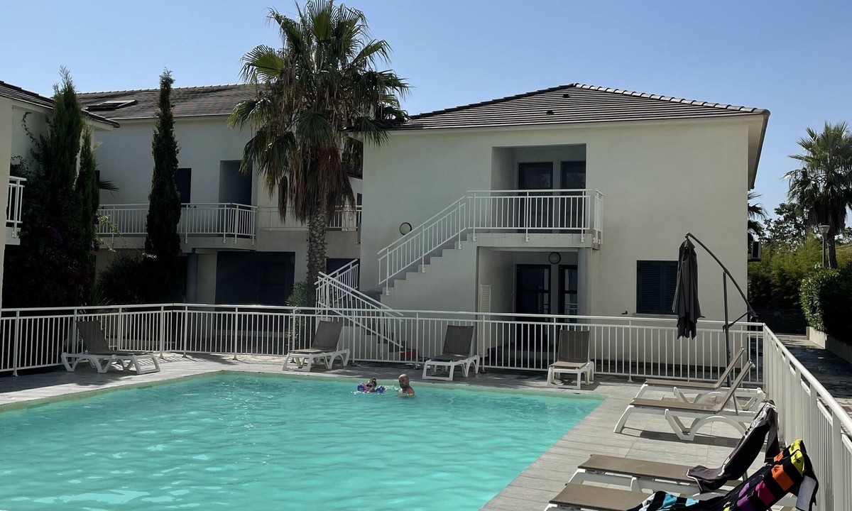 Santa-Lucia-di-Moriani Apartment | T2 apartment of 40m2 feet in the water + swimming pool