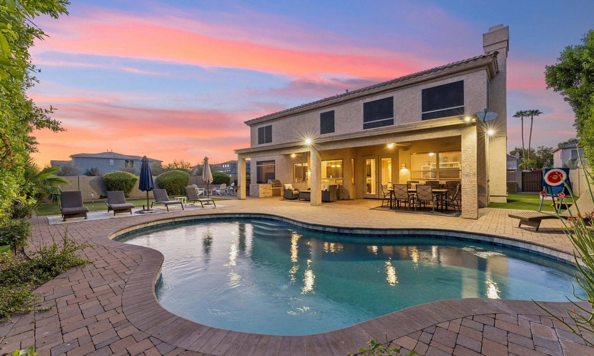Arabian Views House | Tangerine Sky | Luxury 6BR | Pool & Putting Green | Games | Scottsdale