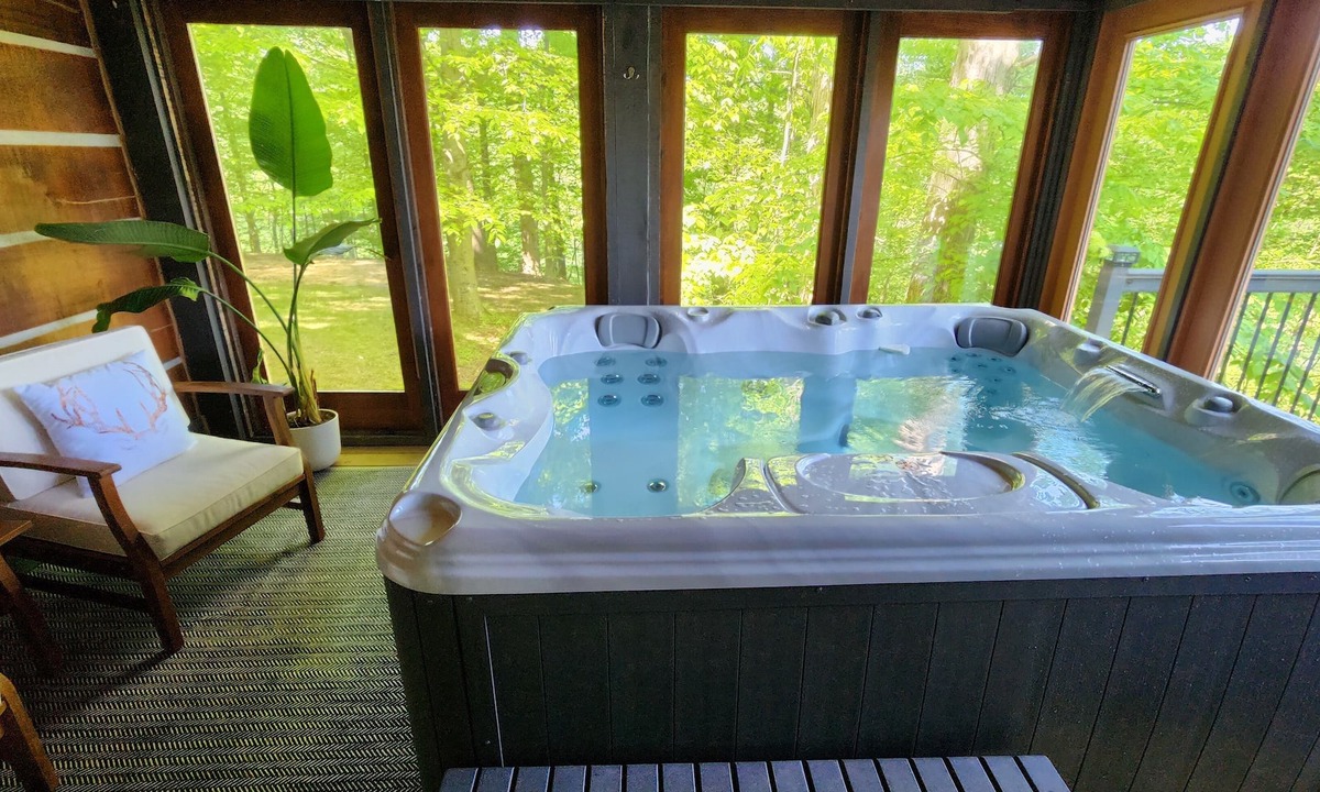 Martinsville Cabin | Taurina Cabin-Nestled in nature and tranquility. New updated indoor hot tub.