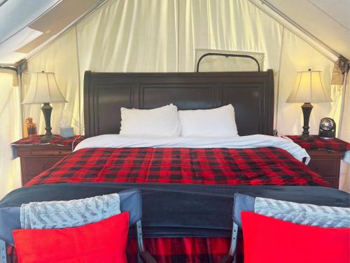 Conner Other | Tent 2 Oxen-Le-Fields Montana