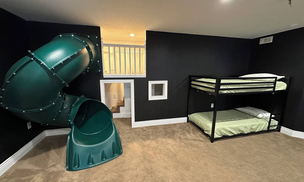 Ephraim House | Tesla Charger-11 Beds-Large Home at the Mouth of Ephraim Canyon.