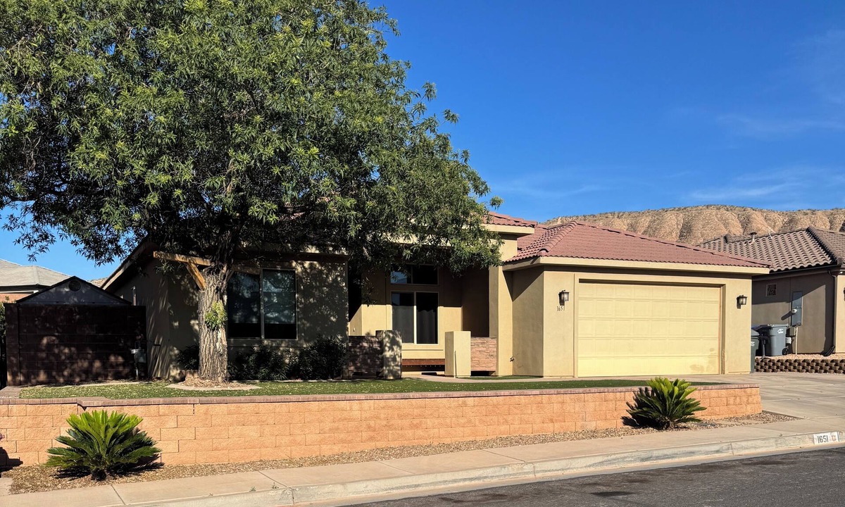 Washington Fields House | The 1651 Retreat-Spacious 4BR with RV Parking near Sand Hallow