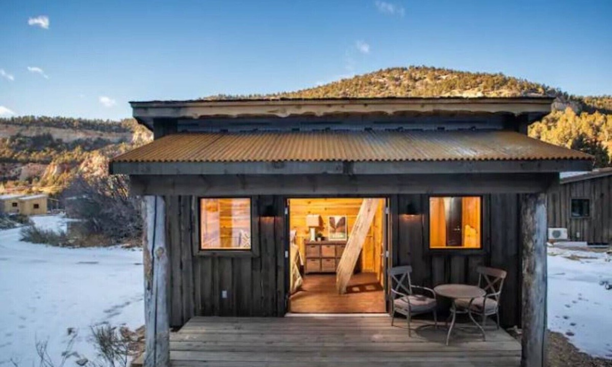 Zion National Park East Entrance Cabin | The Boundary Cabin 9