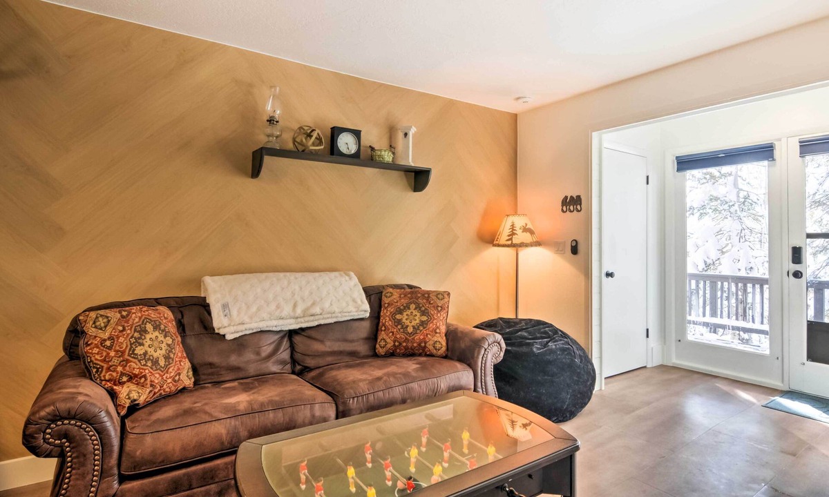 Beaver Condo | The Cottages: Ski-In/Ski-Out Condo at Eagle Point!