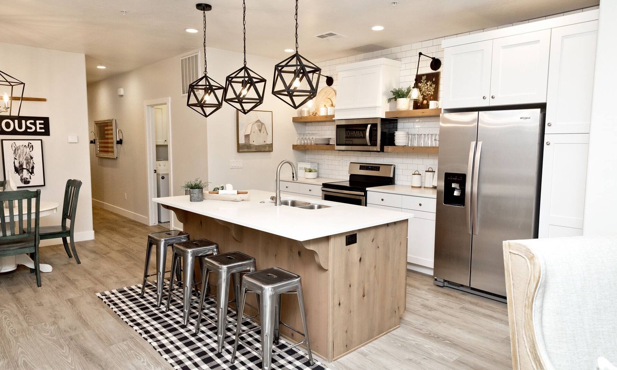 Washington Fields Condo | 🐄The Farm House 🐄 POOL IS OPEN!