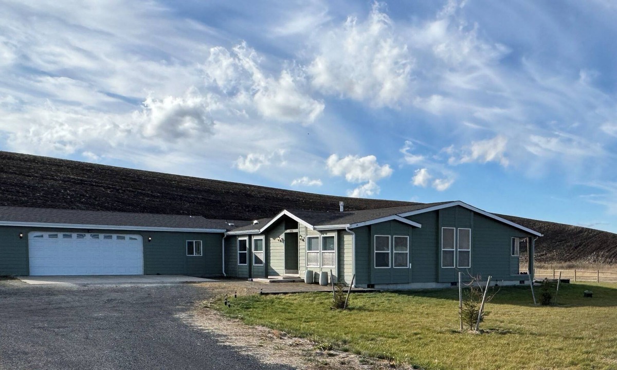 Steptoe House | The Farmhouse @ Link'd Hearts Ranch 3 BD/2 BA Home Great View, Tons of Upgrades
