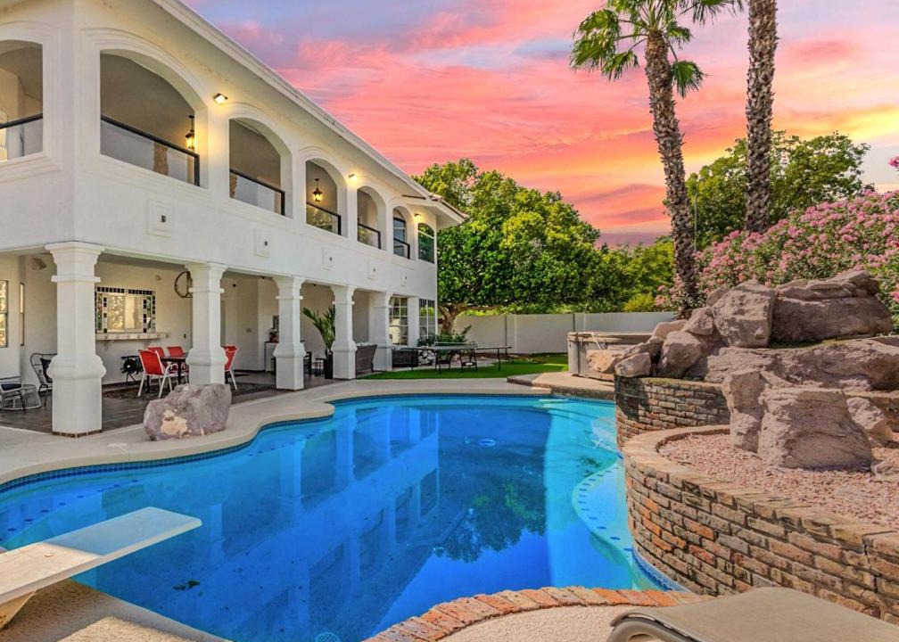 Mesa Villa | The Gatsby Villa - Hotel Homes