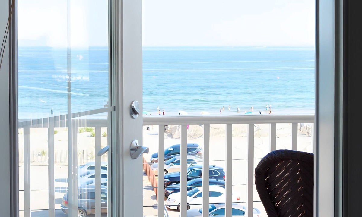 Misquamicut Hotel | The Hotel Maria