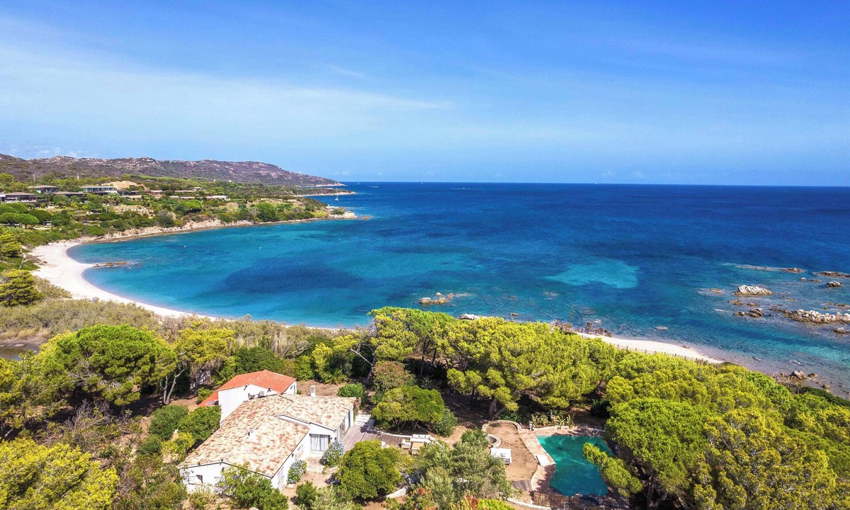 Bonifacio House | The House on the Beach