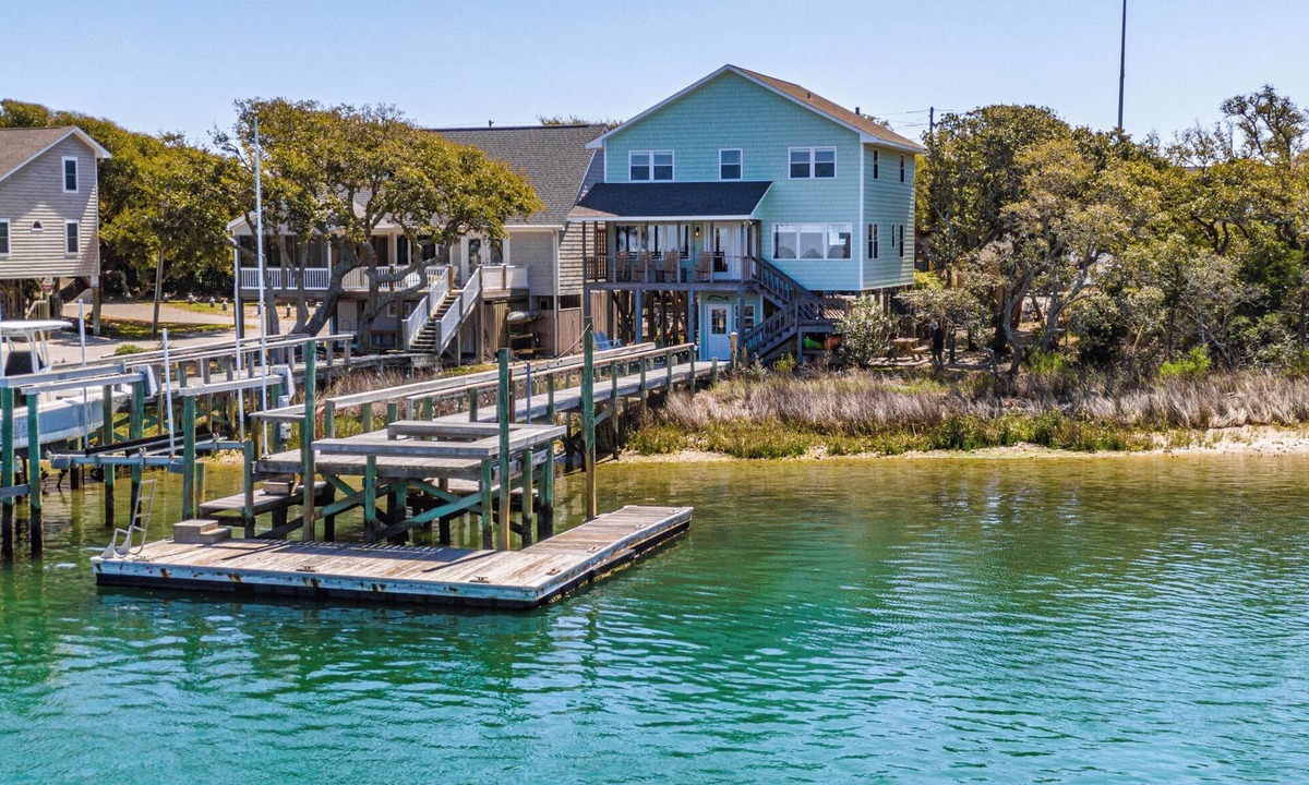 Topsail Beach House | The Hydeaway | Pet Friendly, Soundfront with Dock!
