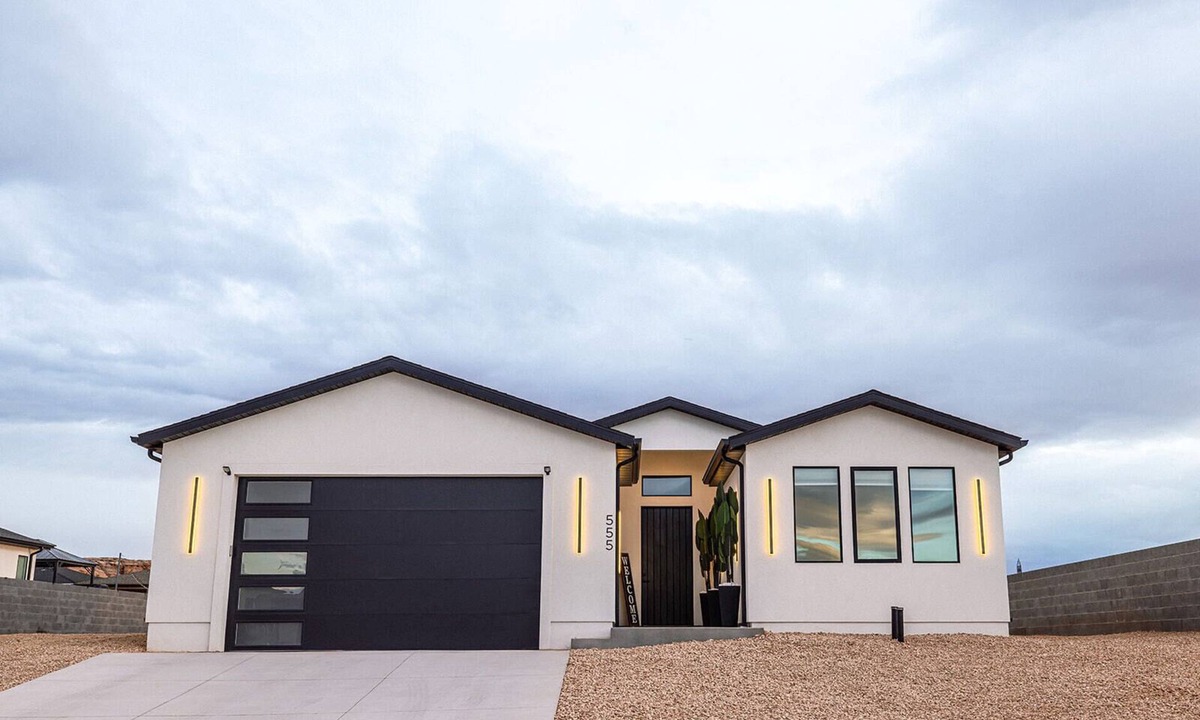 Page House | The Mustang Collection 55 Newly Built Desert Retreat