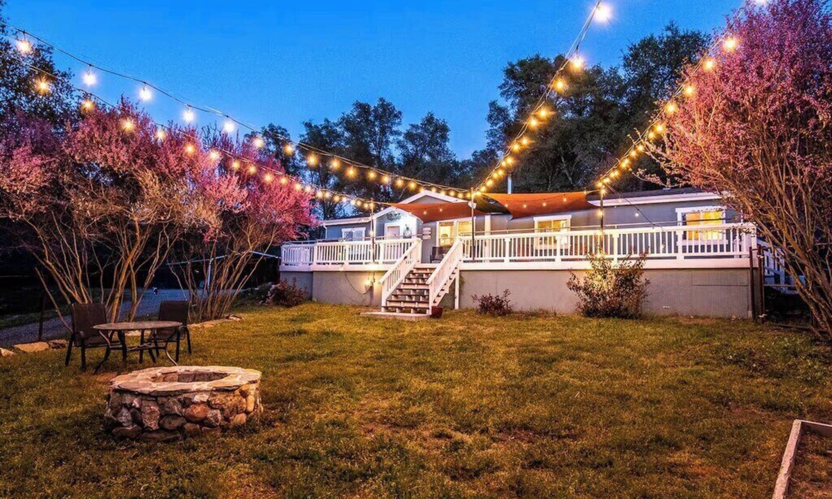 Mariposa House | The Nest-2 K Beds-Game Room-Deck-5 min to Mariposa
