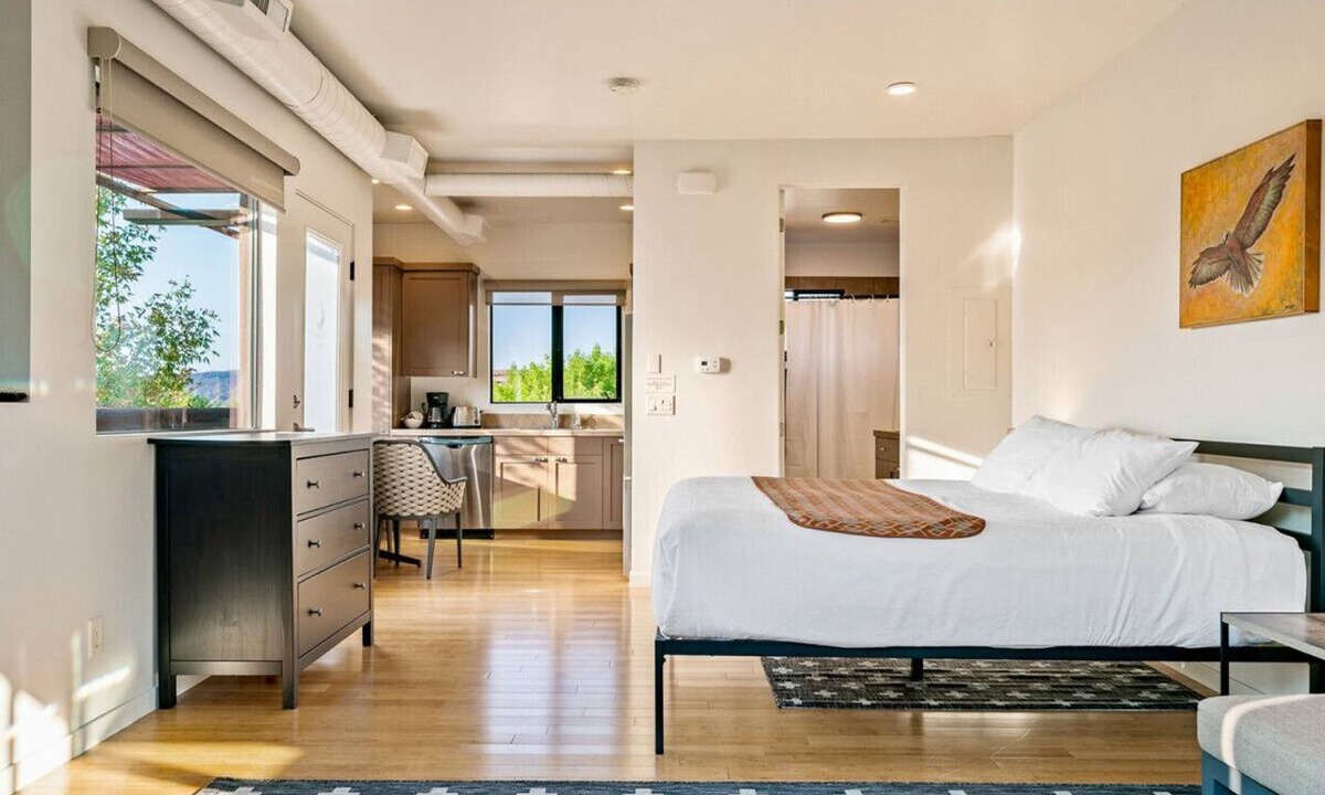 Kayenta Condo | The Nest - Second Floor Studio Suite w/Red Rock Views