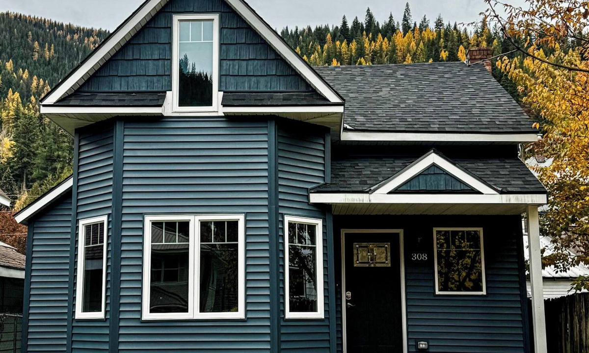 Wallace House | The Pines –Your Luxury Wallace Adventure Base near Trails, Ski Resorts & History