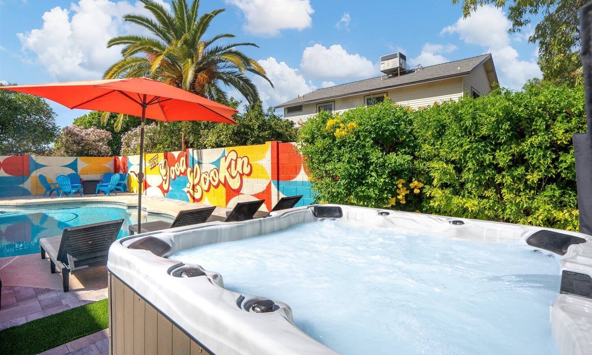 Mesa House | The Retro: Pool | Hot Tub | Basketball | Games