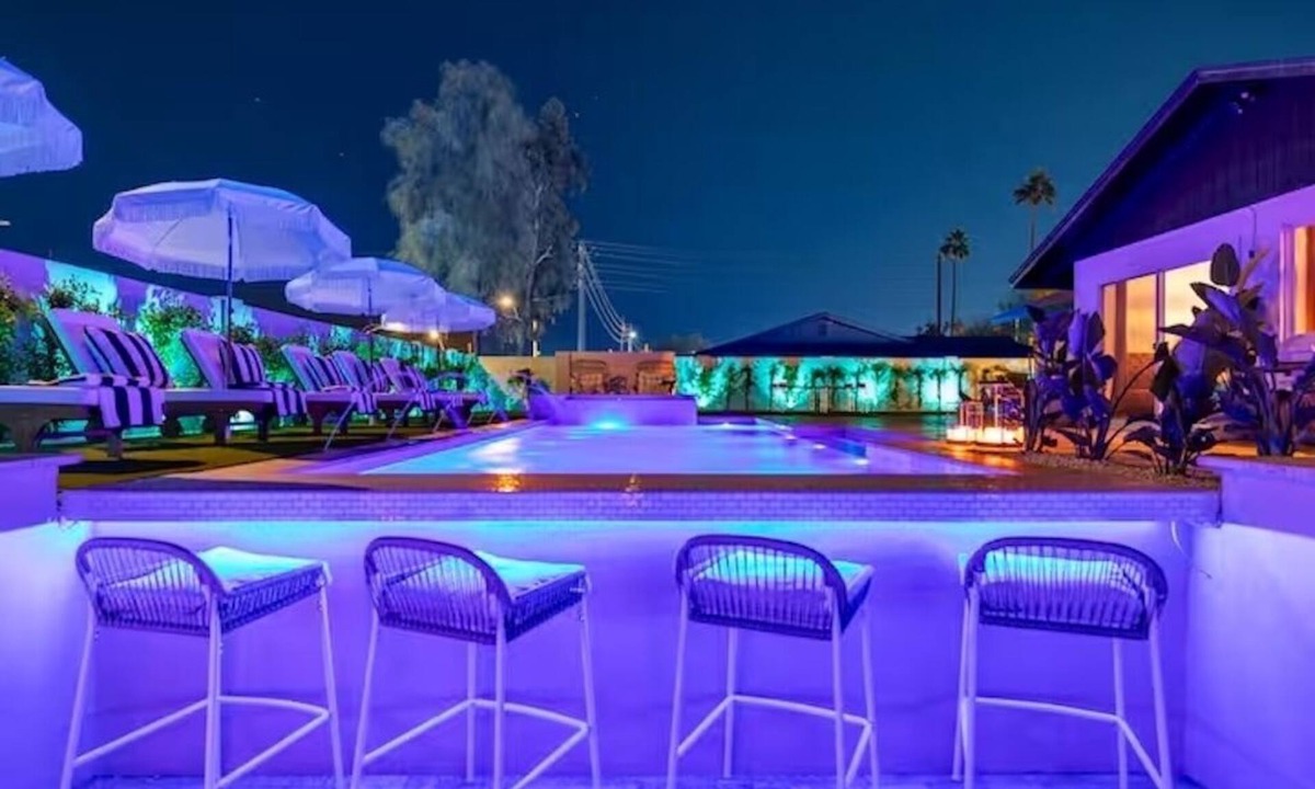 South Scottsdale House | The Scottsdale Diamond - Luxury Custom Designed Oasis 16+Guests 10 beds, 4 baths
