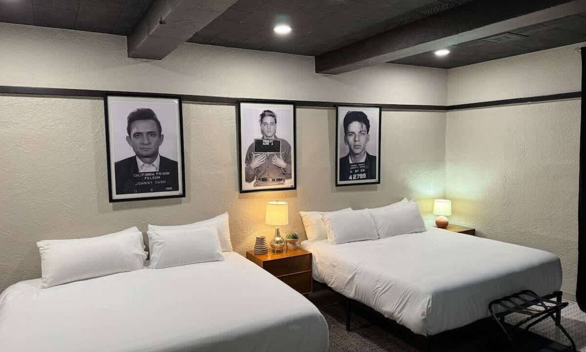 Bisbee Hotel | The Signature Room with 2 King Beds Ground Floor