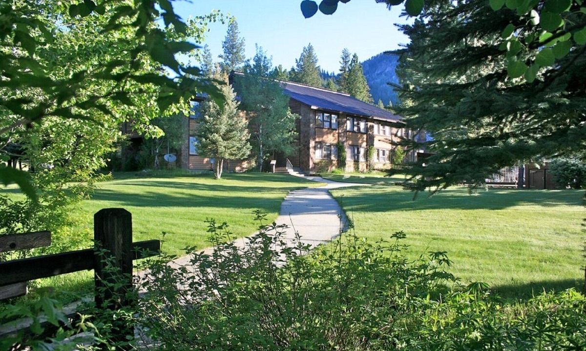 Atlanta House | The Ultimate Lodge for retreats, family reunions or Destination Weddings