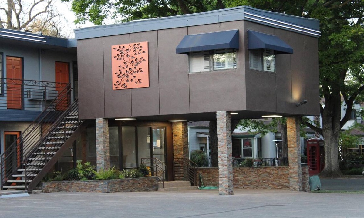 Downtown Hotel | The Vine Inn Davis