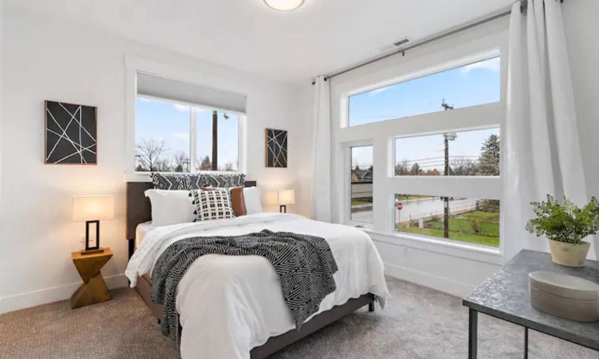 Southeast Boise House | The Warren : Beautiful 5 bedroom home w/hot tub
