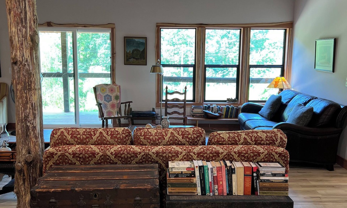 Irvine Bed & Breakfast | The Whippoorwill B&B Cabin – Breakfast Included – Award-Winning Hillside Haven