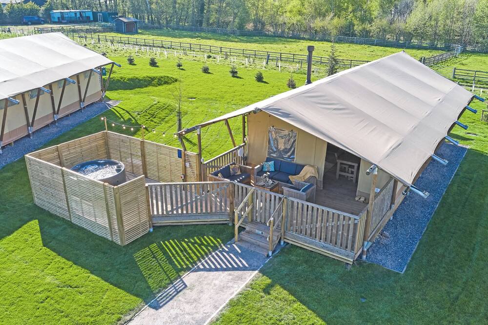 Plaitford RV Rental | The Woody Safari Tent