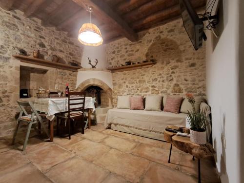 Asklipiio House | Thelya - Stone House