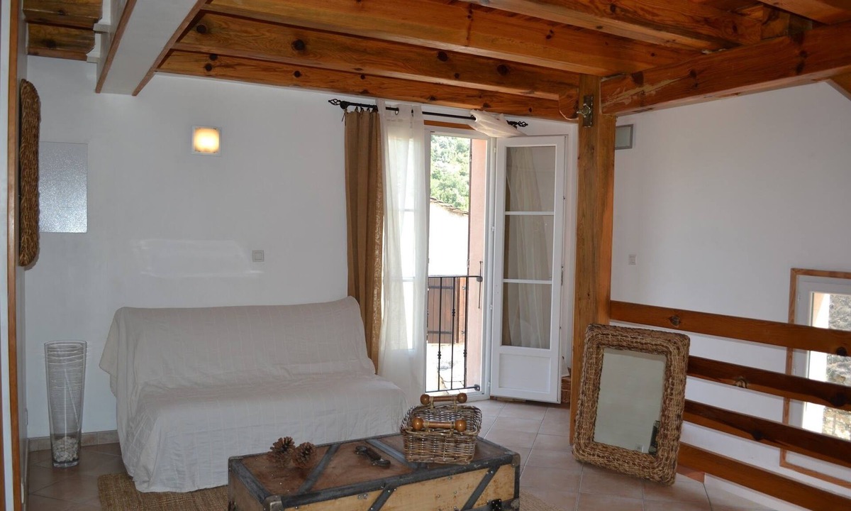 Corte House | Town house 5 minutes' walk from town center and rivers.