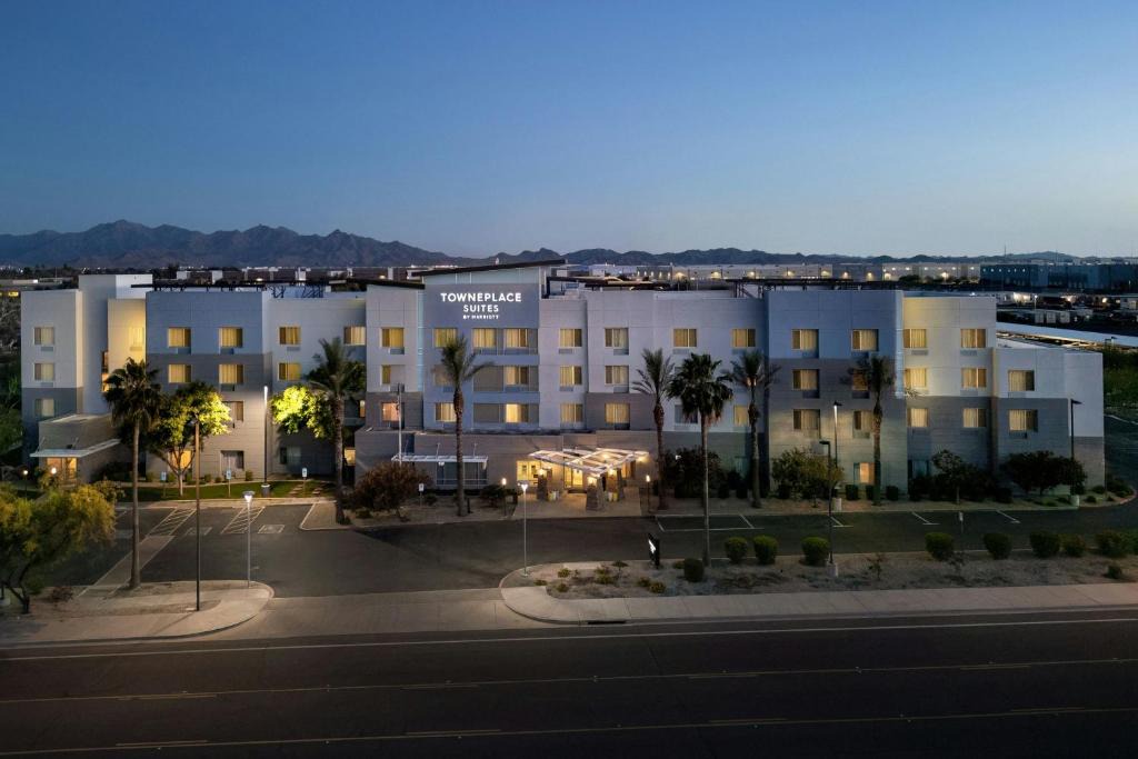 Palm Valley Hotel | TownePlace Suites by Marriott Phoenix Goodyear