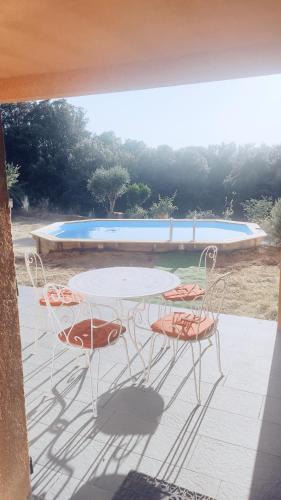 Sainte-Lucie-de-Tallano Apartment | Très joli gîte T3, 55m2 climatisé avec Piscine Privée région Propriano 5 personnes